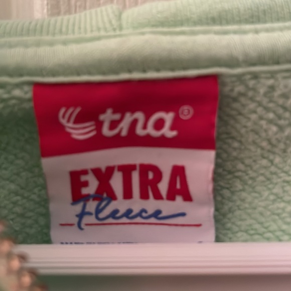 Neon Green Aritzia EXTRA Fleece Crop Zip Up💚 Size Small - Picture 2 of 3